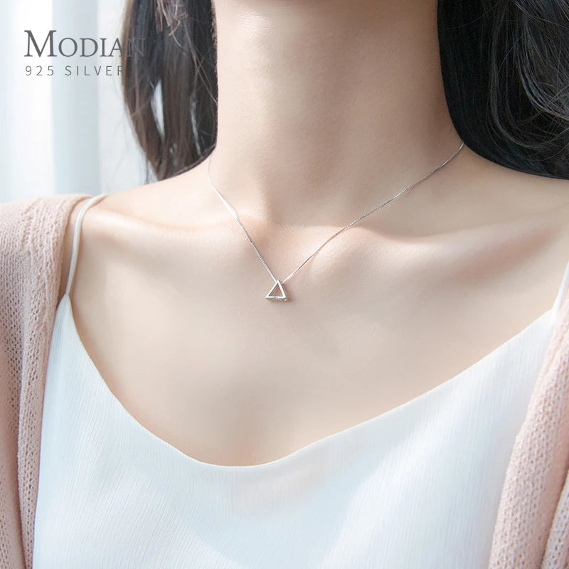 Collar con colgante mini de triángulo geométrico de diseño simple de Modian para mujer en plata de ley 925, joyería fina de estilo japonés.