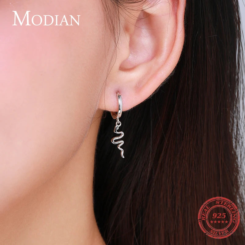 Pendientes de aro Modian de plata de ley 925 con diseño de serpiente, elegantes y sencillos, para mujeres y niñas, color dorado, joyería hipoalergénica.