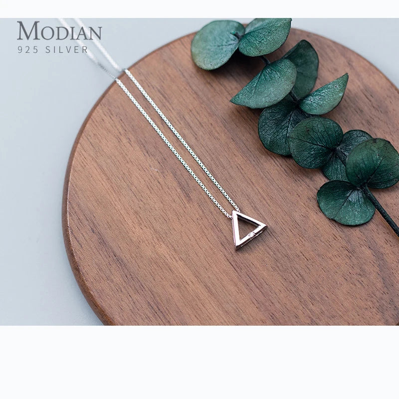 Collar con colgante mini de triángulo geométrico de diseño simple de Modian para mujer en plata de ley 925, joyería fina de estilo japonés.