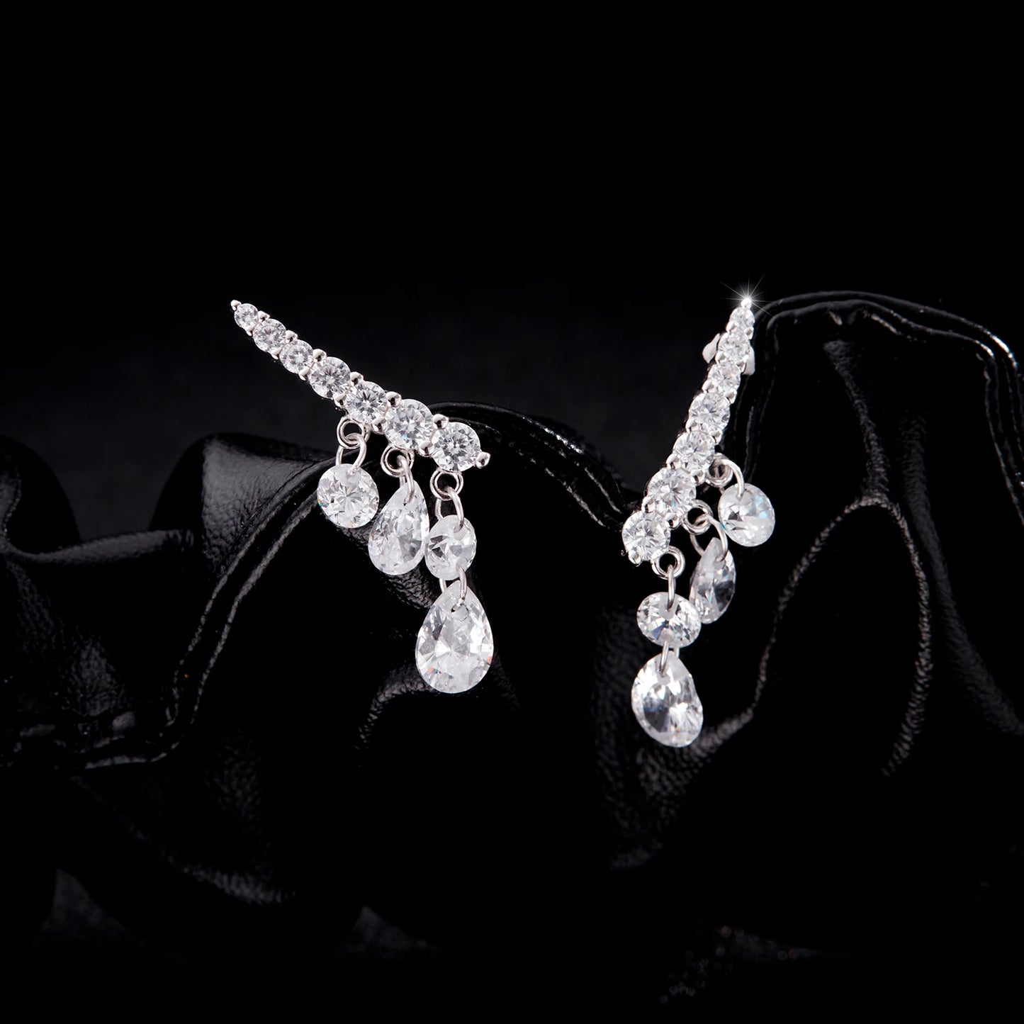 Pendientes MODIAN de plata de ley 925 con circonita cúbica brillante y diseño geométrico en forma de gota para mujer, joyería fina para bodas y compromisos.