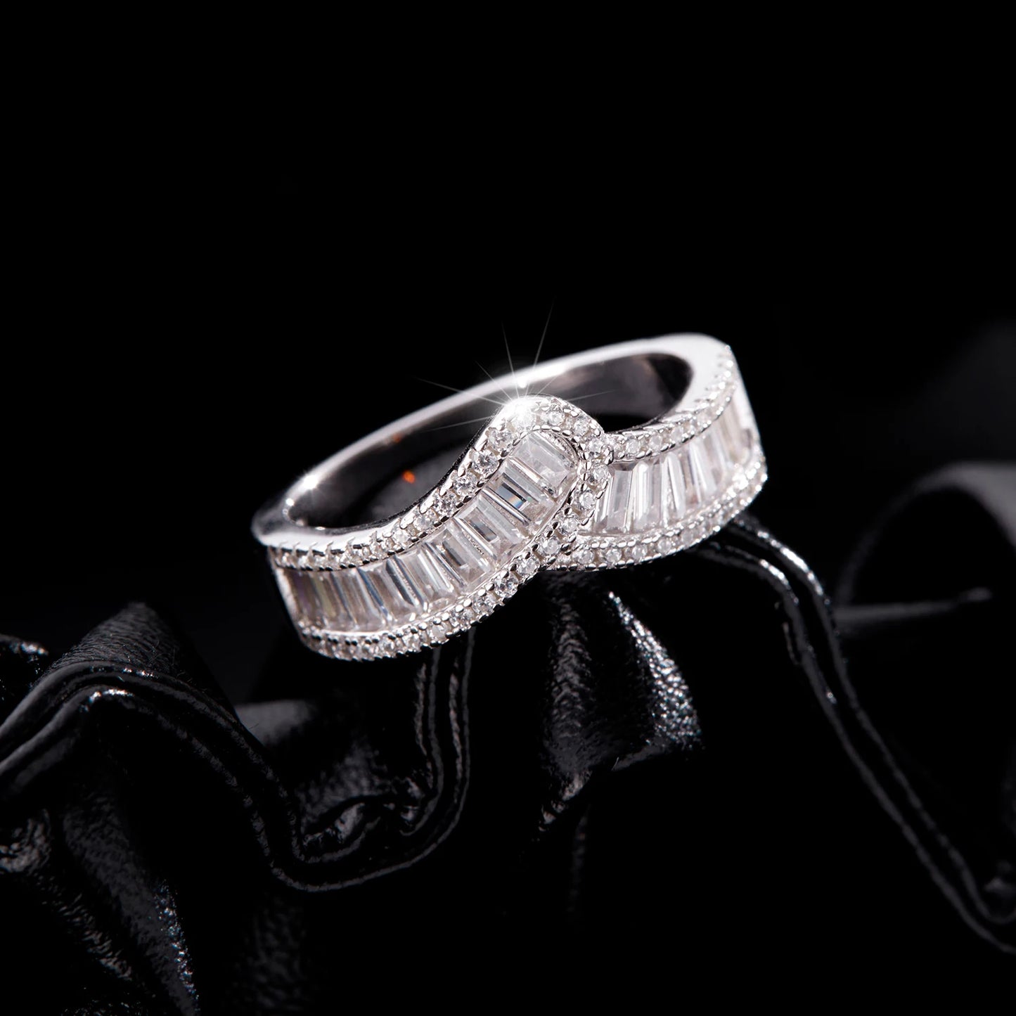 Anillo de eternidad MODIAN de plata de ley 925 con engaste de flecha brillante y circonita cúbica para mujer, joyería de compromiso y boda.