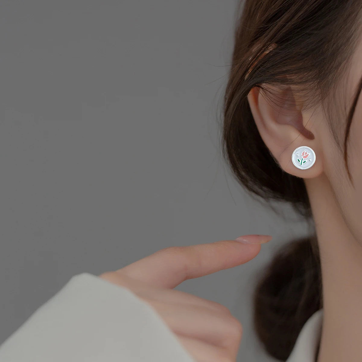 Pendientes de botón redondos de esmalte vintage Modian de plata de ley 925 con diseño de flor, sencillos y bonitos, para mujer, joyería para prevenir alergias.