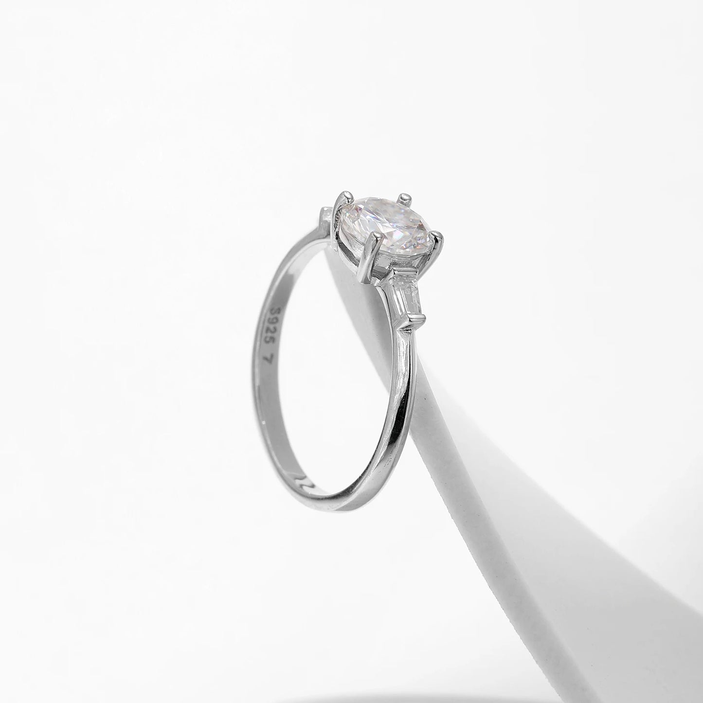 Anillo de moissanita redonda MODIAN de 1,0 quilates con diamante de laboratorio de color D, clásico, de plata de ley 925, para boda, compromiso, joyería para mujer
