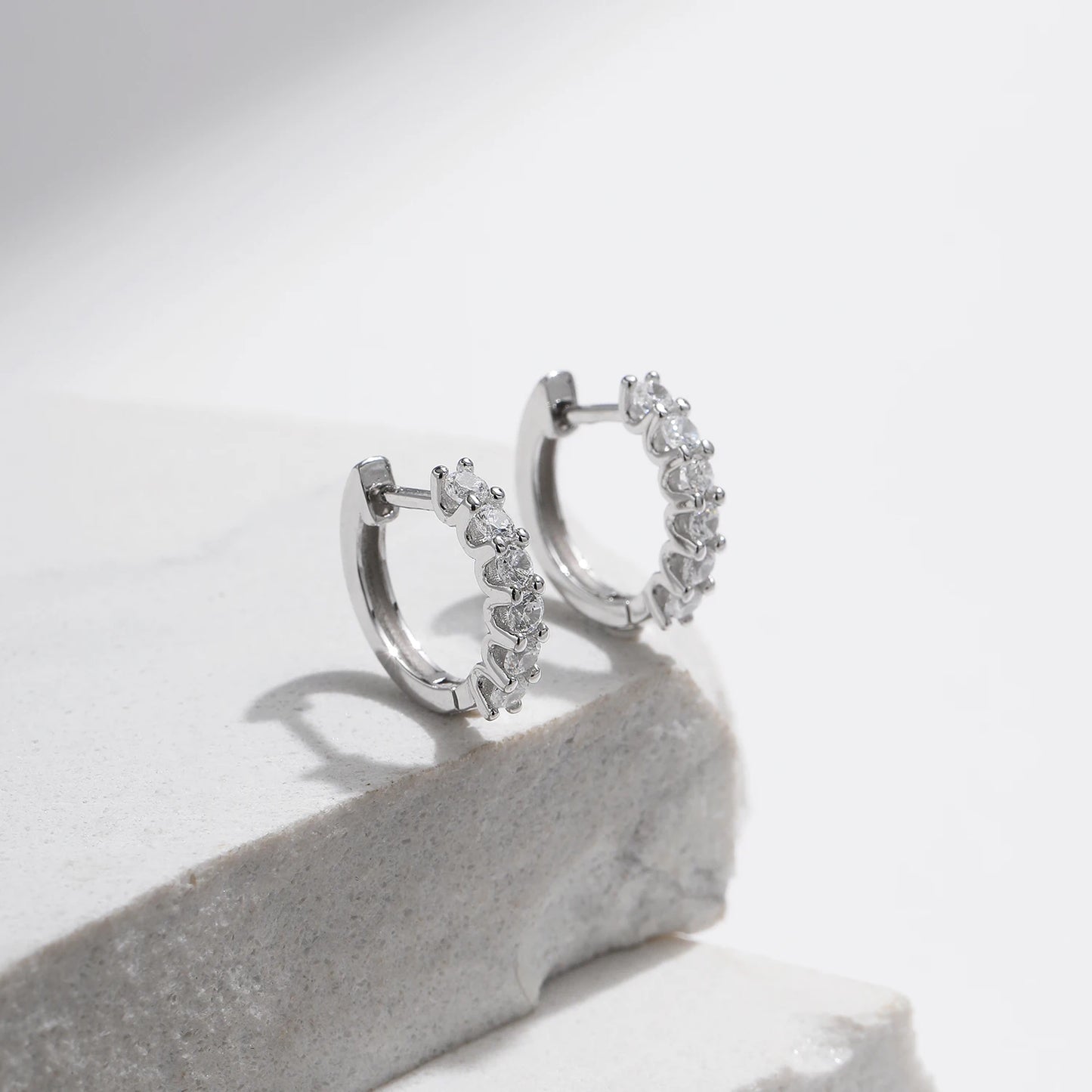 Pendientes de aro pequeños de moissanita MODIAN de color D, plata de ley 925, con hebillas huecas y brillantes para mujer, joyería fina para bodas.