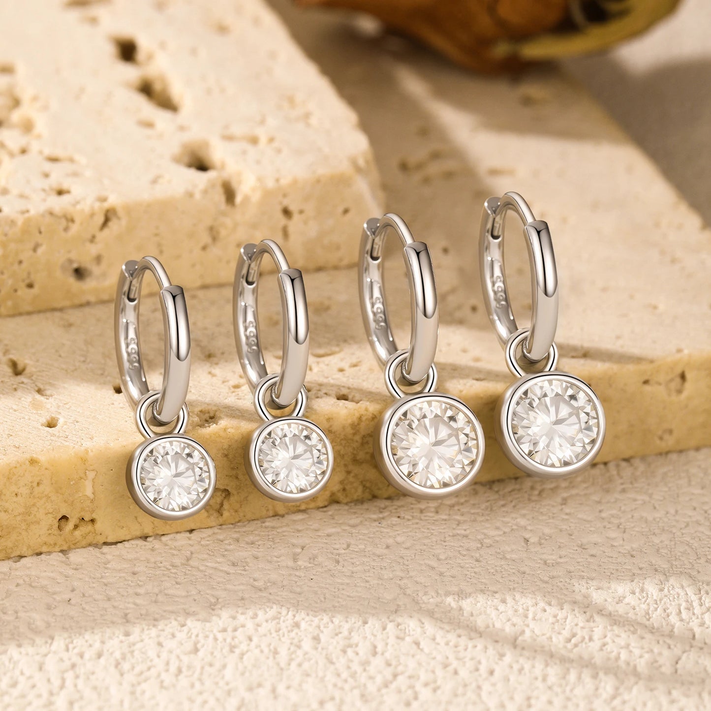 Pendientes de aro MODIAN de moissanita de color D de 1CT/2CT con hebilla de oreja de plata de ley 925, redondos y altos, para mujer, joyería fina de uso diario.