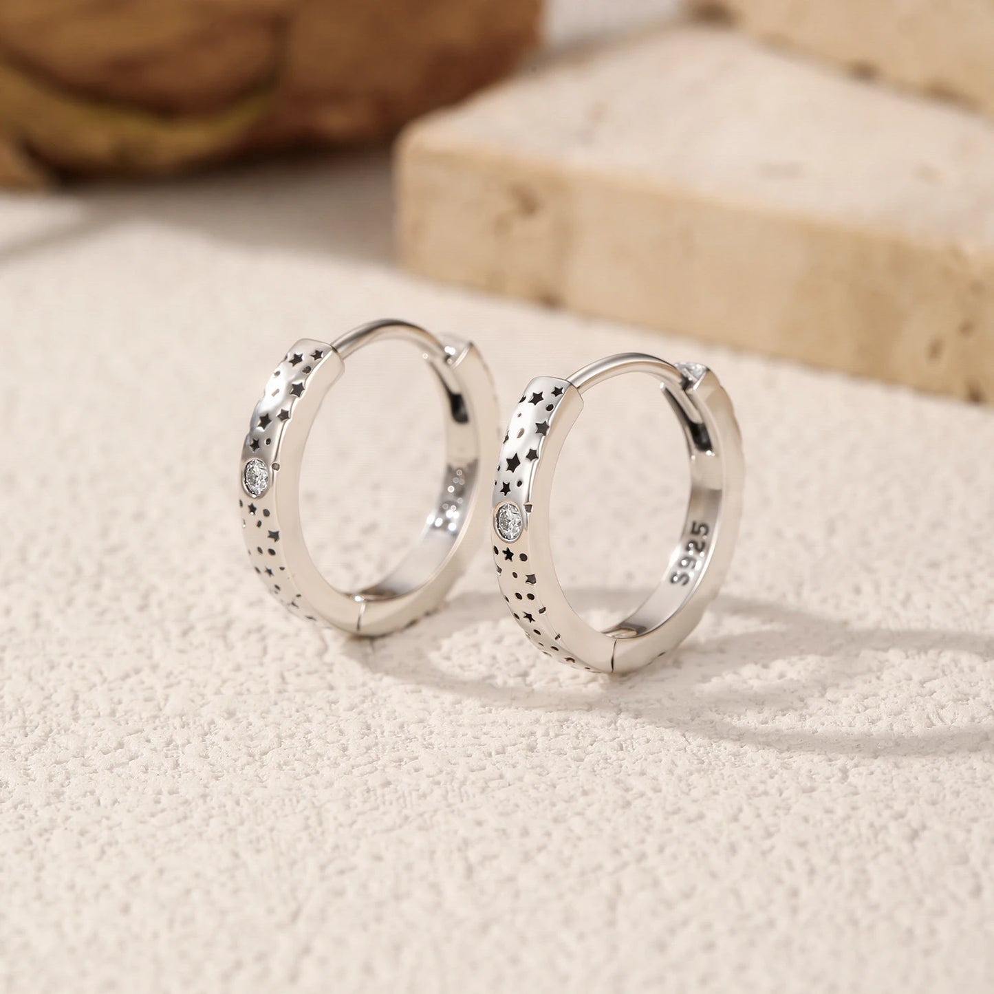 Pendientes de aro con hebillas de moissanita de color D de MODIAN, plata de ley 925, brillantes, estilo retro, con estrellas huecas, para mujer, joyería fina