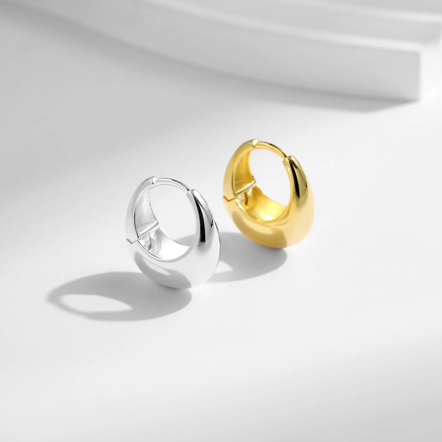 MODIAN 1 pieza de pendientes de aro geométricos lisos y brillantes de plata de ley 925 para mujer, joyería fina para fiestas y vacaciones.