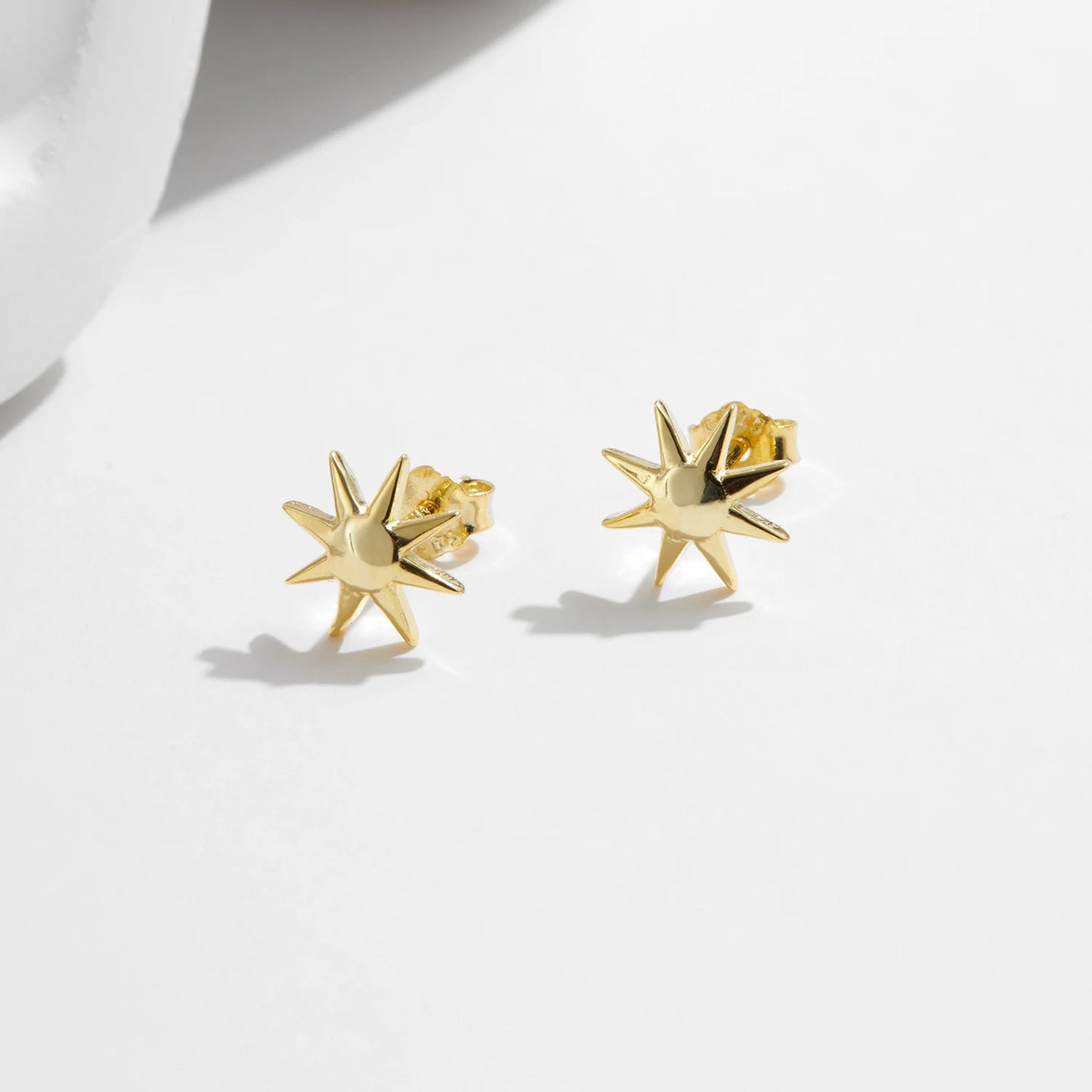 Pendientes MODIAN de plata de ley 925 con diseño de sol, color dorado, unisex, para hombre y mujer, joyería fina