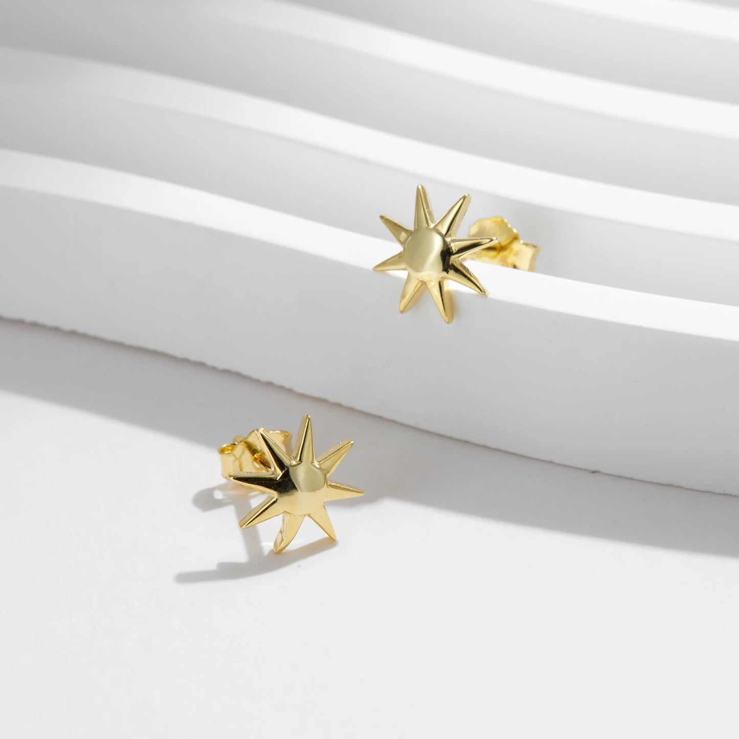 Pendientes MODIAN de plata de ley 925 con diseño de sol, color dorado, unisex, para hombre y mujer, joyería fina