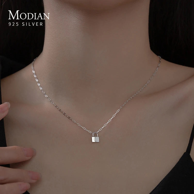 Collar Modian Fashion de plata de ley 925 con cadena de eslabones y colgante con forma de llave para mujer, ideal como regalo de boda o fiesta.