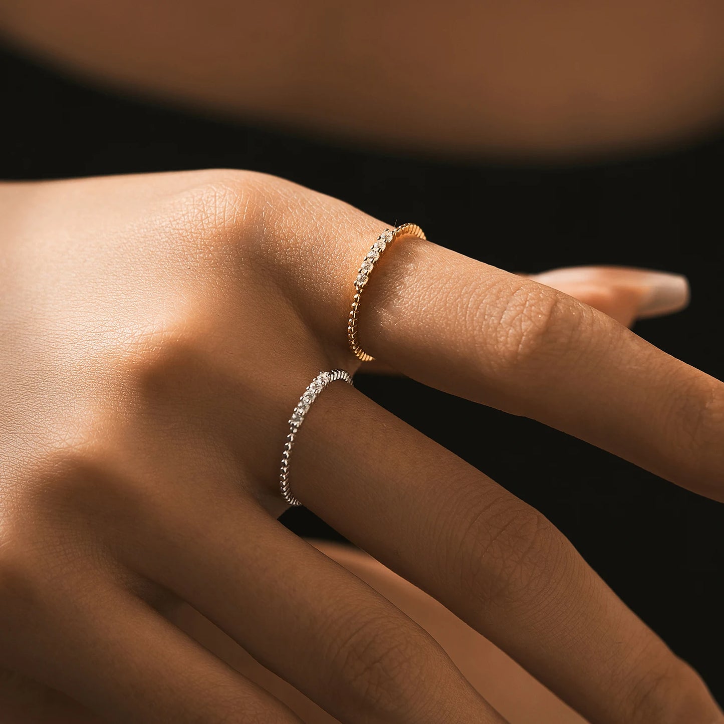 Anillo de eternidad de moissanita brillante MODIAN, plata de ley 925, apilable, popular, para mujer, joyería de fiesta