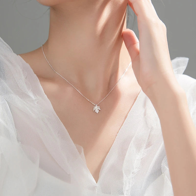 Collar Modian de plata y oro con colgante de hoja de arce diminuta, de lujo, en plata de ley 925, joyería de moda para mujer.