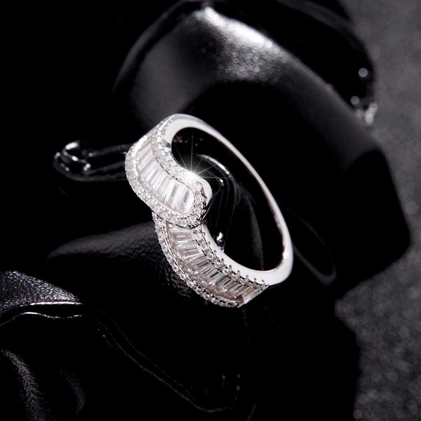 Anillo de eternidad MODIAN de plata de ley 925 con engaste de flecha brillante y circonita cúbica para mujer, joyería de compromiso y boda.