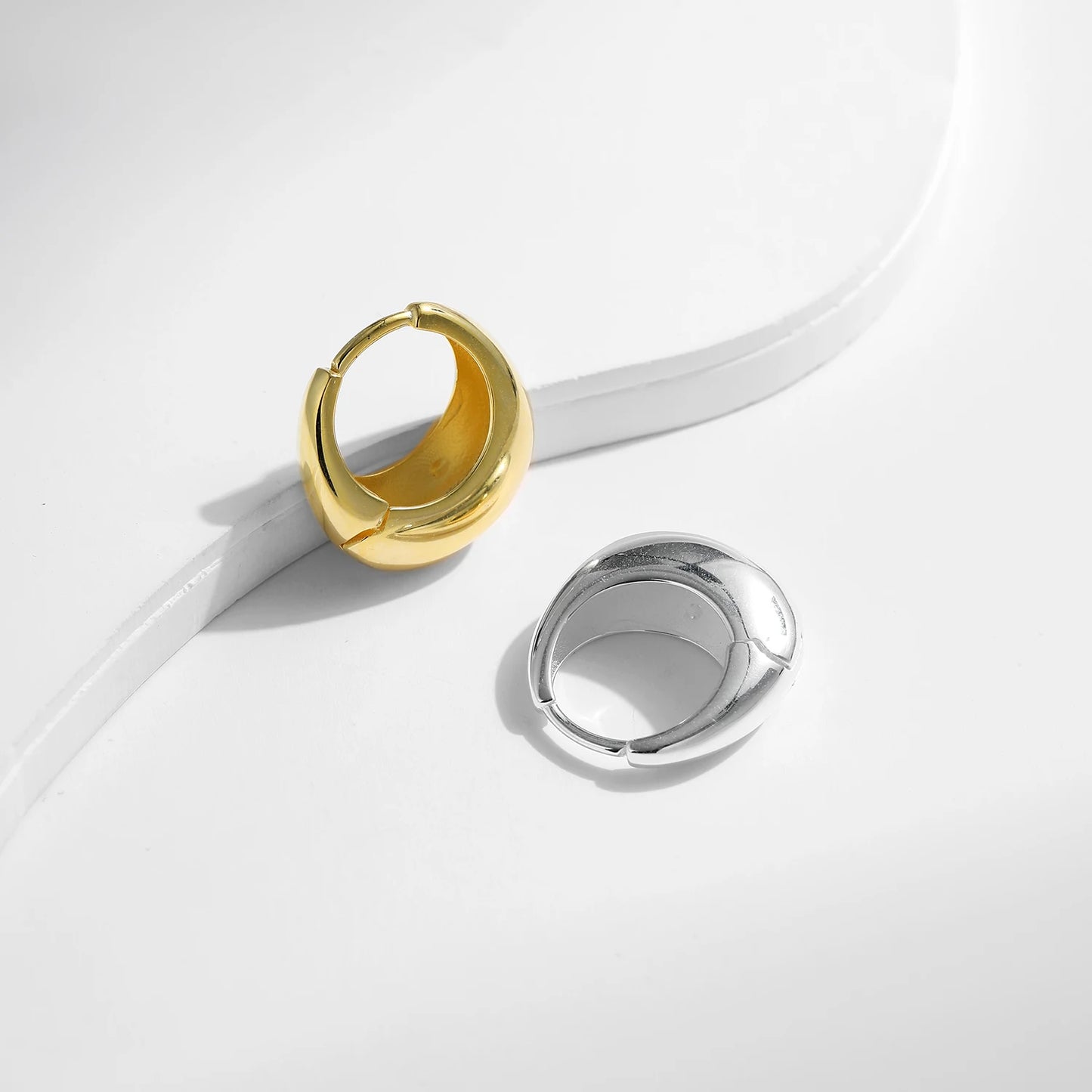 MODIAN 1 pieza de pendientes de aro geométricos lisos y brillantes de plata de ley 925 para mujer, joyería fina para fiestas y vacaciones.