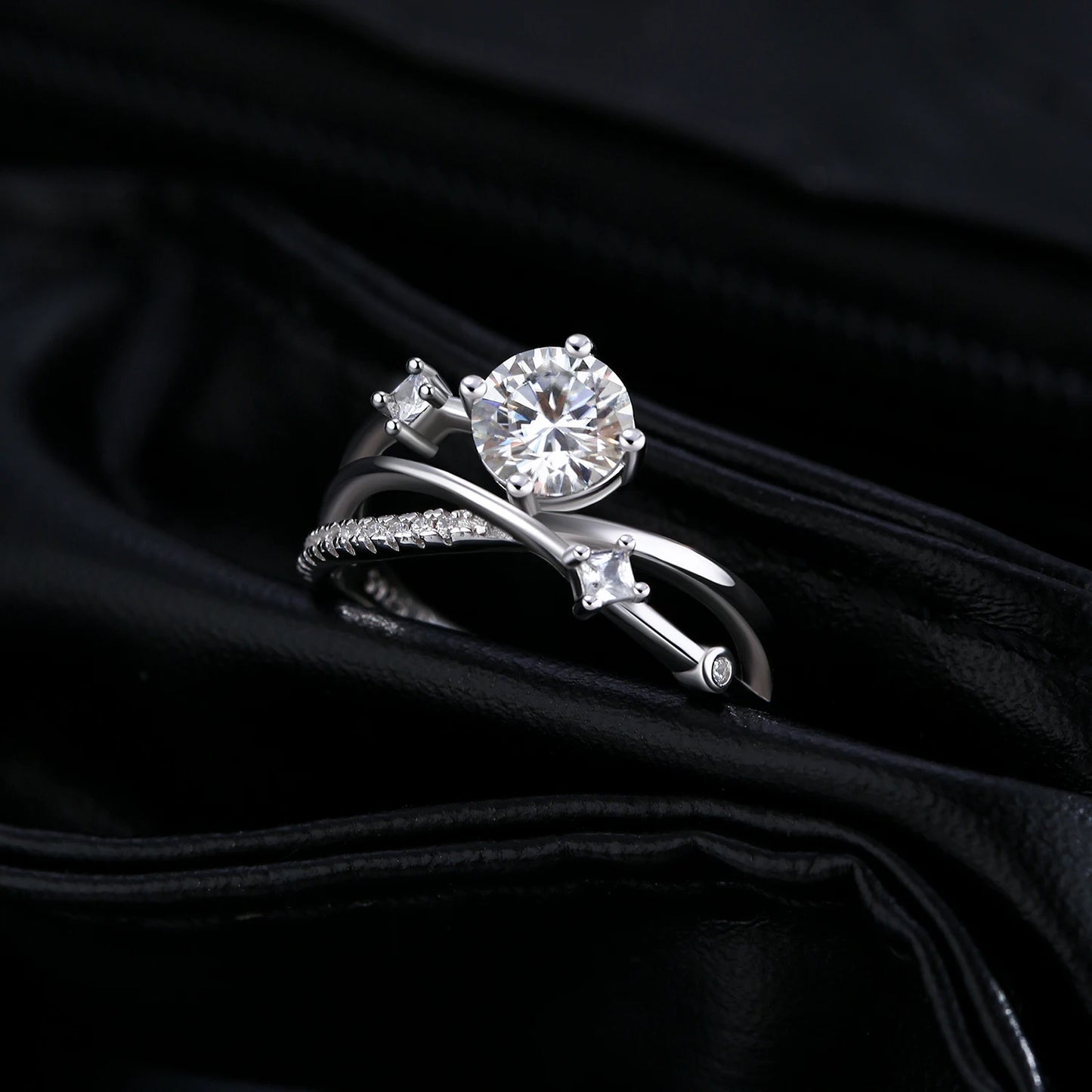 Anillo deslumbrante de moissanita MODIAN de 1 quilates con claridad VVS1 en plata de ley 925 con líneas multicapa para mujer, joyería de boda, regalos.