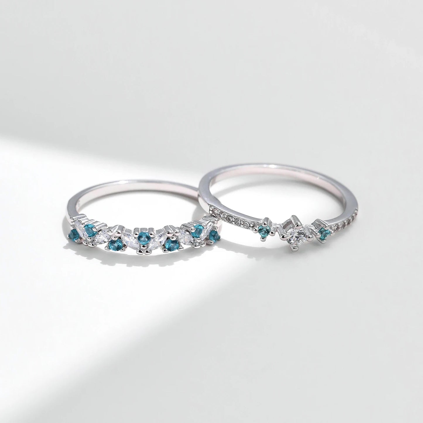 Anillo MODIAN de plata de ley 925 con circonita cúbica color Paraiba, apilable, color verde menta, para mujer, joyería fina