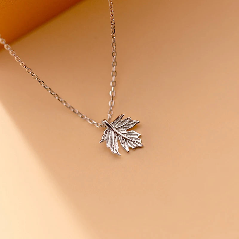 Collar Modian de plata y oro con colgante de hoja de arce diminuta, de lujo, en plata de ley 925, joyería de moda para mujer.