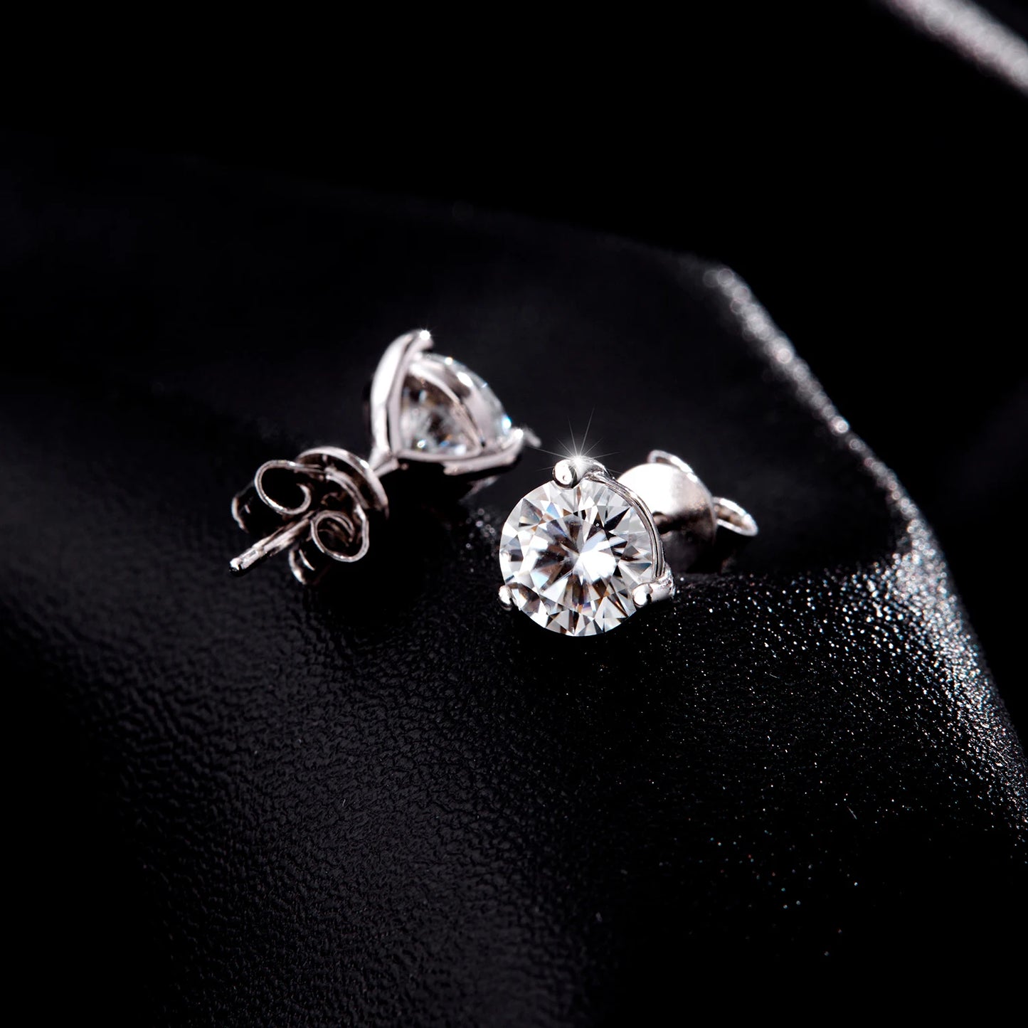 MODIAN D Color 1CT Moissanite Earrings 925 Sterling Silver Sparkling Three Prong Setting Stud Earrings For Women Wedding Jewelry