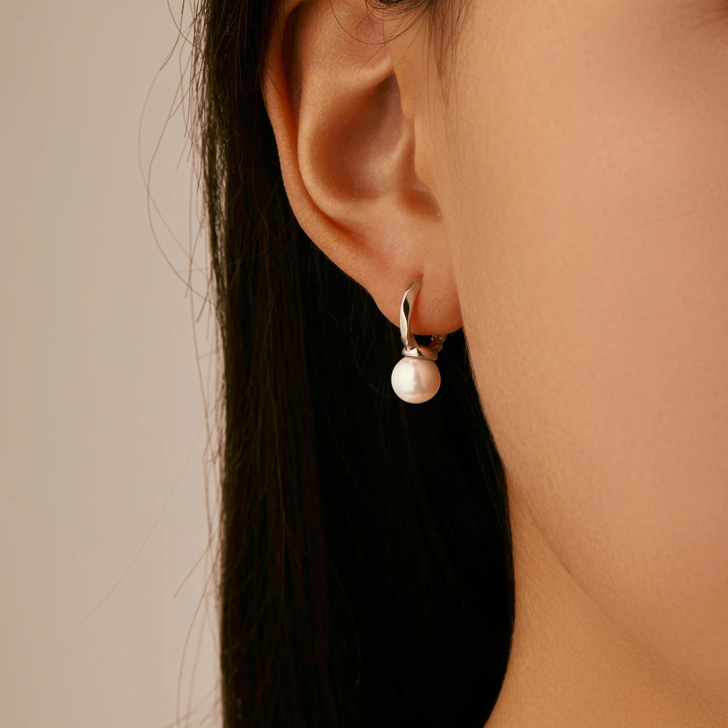 Pendientes de aro de plata de ley 925 MODIAN con elegantes perlas y conchas, con hebilla original para vacaciones, joyería para mujer