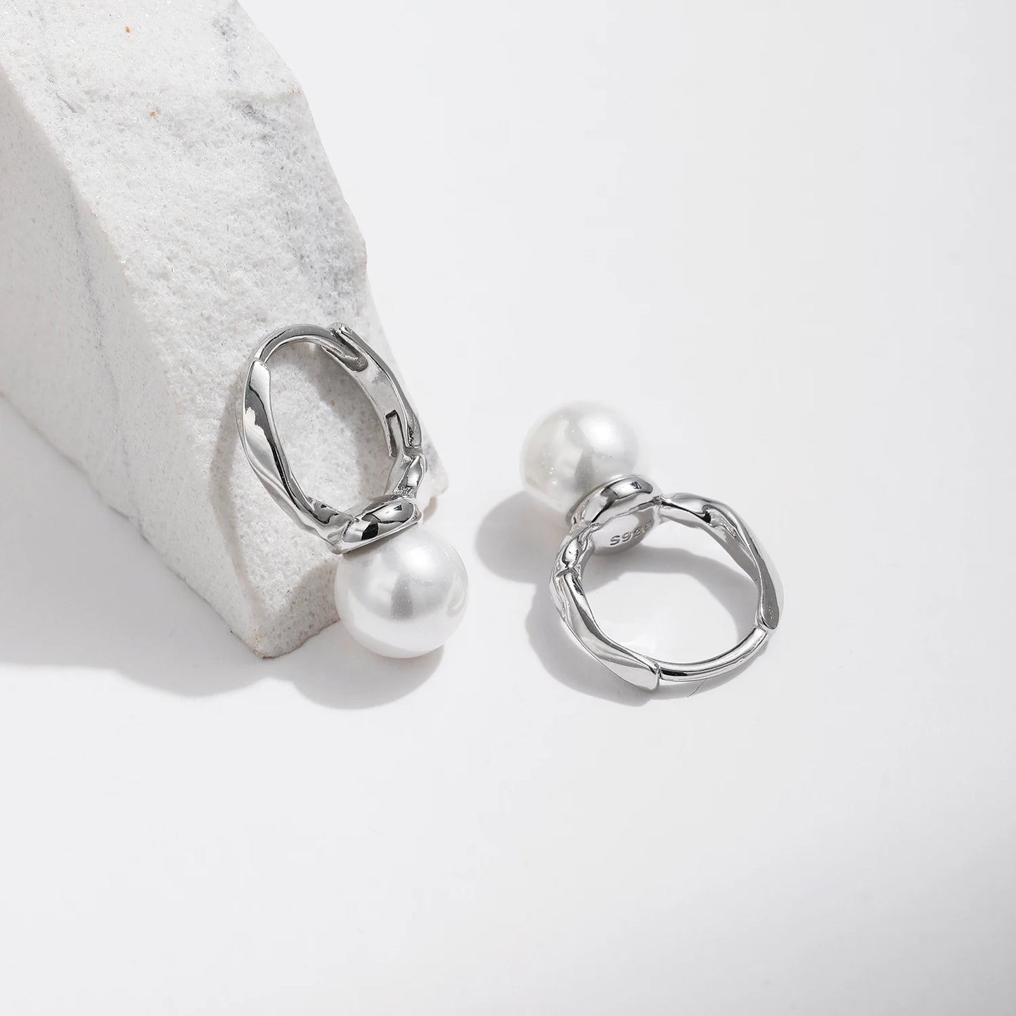 Pendientes de aro de plata de ley 925 MODIAN con elegantes perlas y conchas, con hebilla original para vacaciones, joyería para mujer