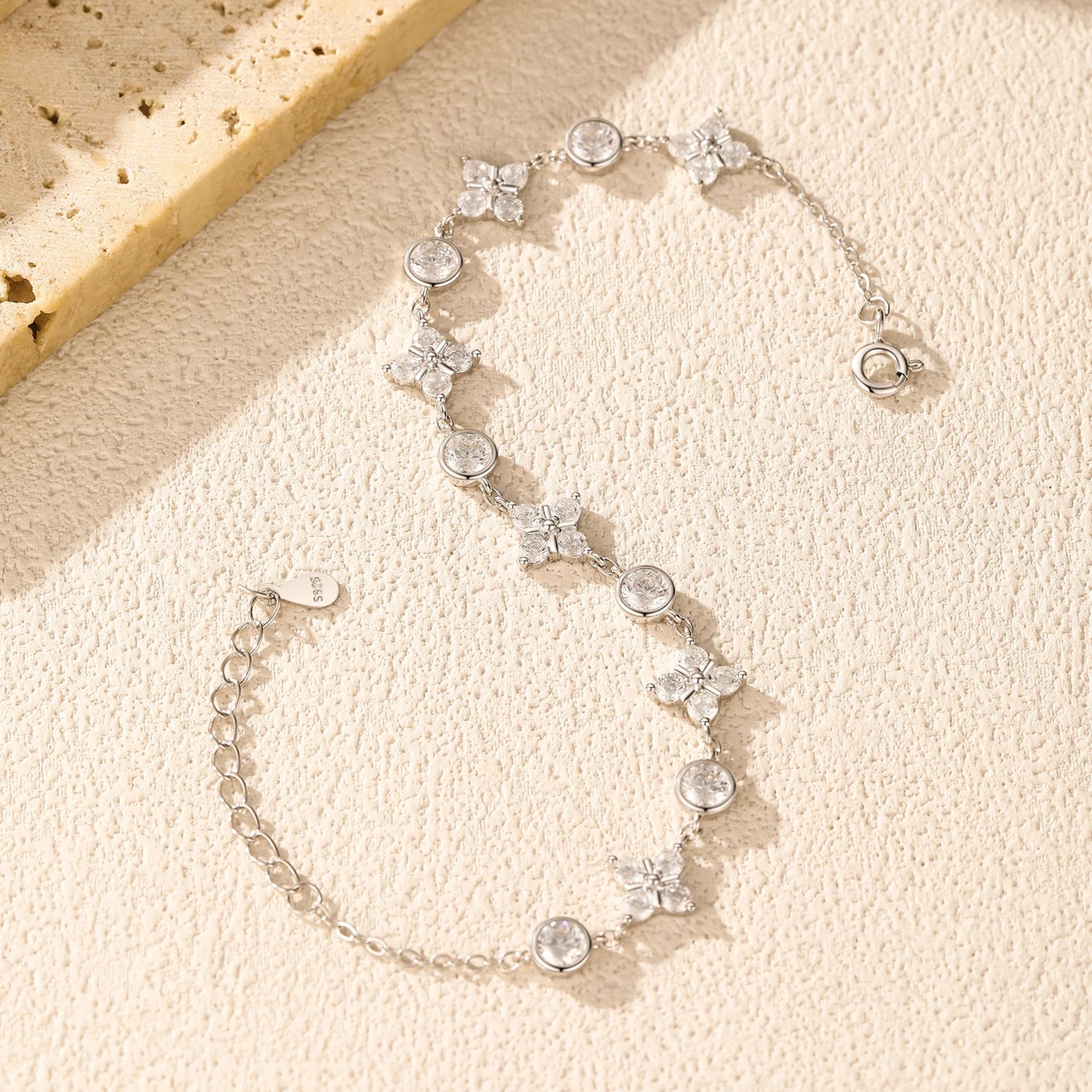 MODIAN 925 Sterling Silver Exquisite Dazzling Lucky Four-Leaf Clover Clear Zirconia Charm Bracelet For Women Party Fine Jewelry