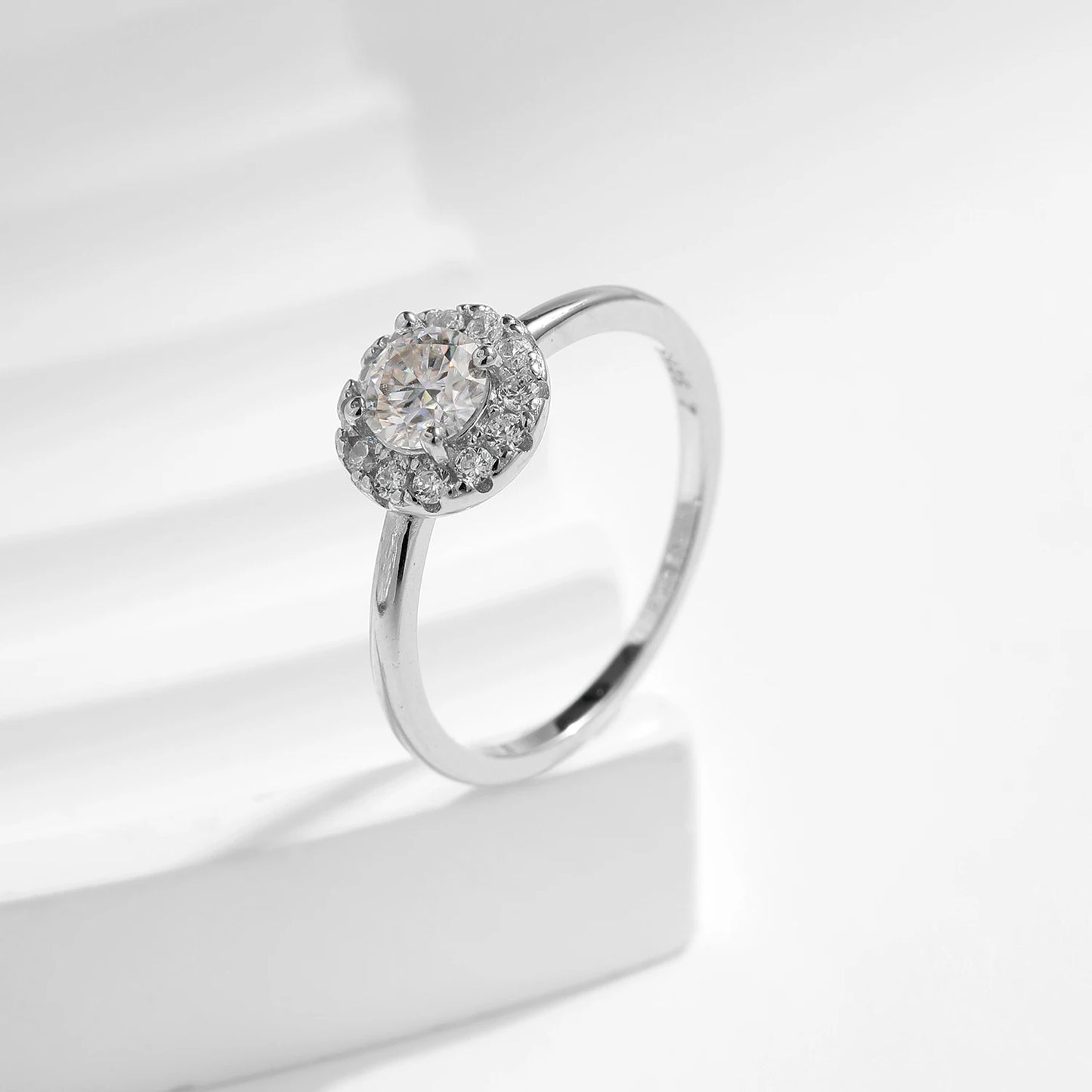 MODIAN 0.5CT D Color VVS1 Round Moissanite Ring 925 Sterling Silver Rings Exquisite Wedding Jewelry For Women Anniversary Gift