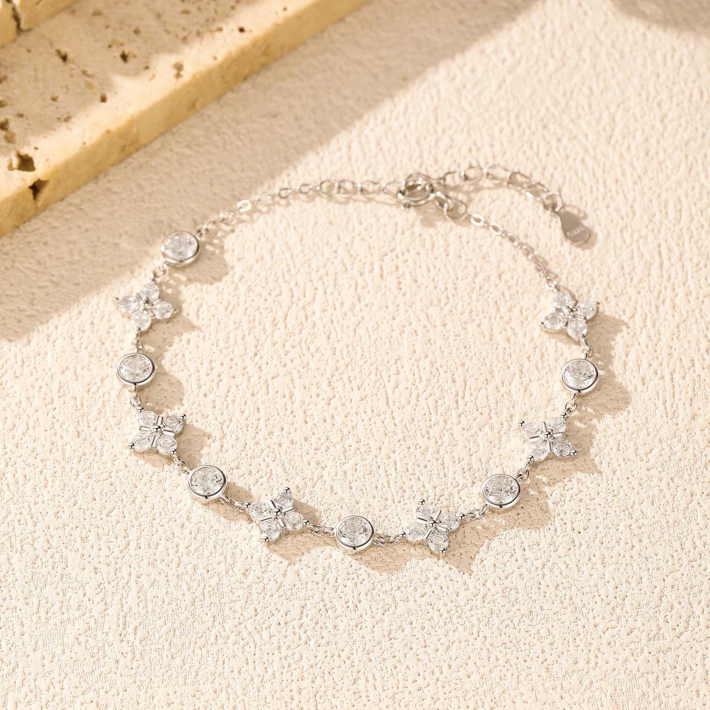 MODIAN 925 Sterling Silver Exquisite Dazzling Lucky Four-Leaf Clover Clear Zirconia Charm Bracelet For Women Party Fine Jewelry