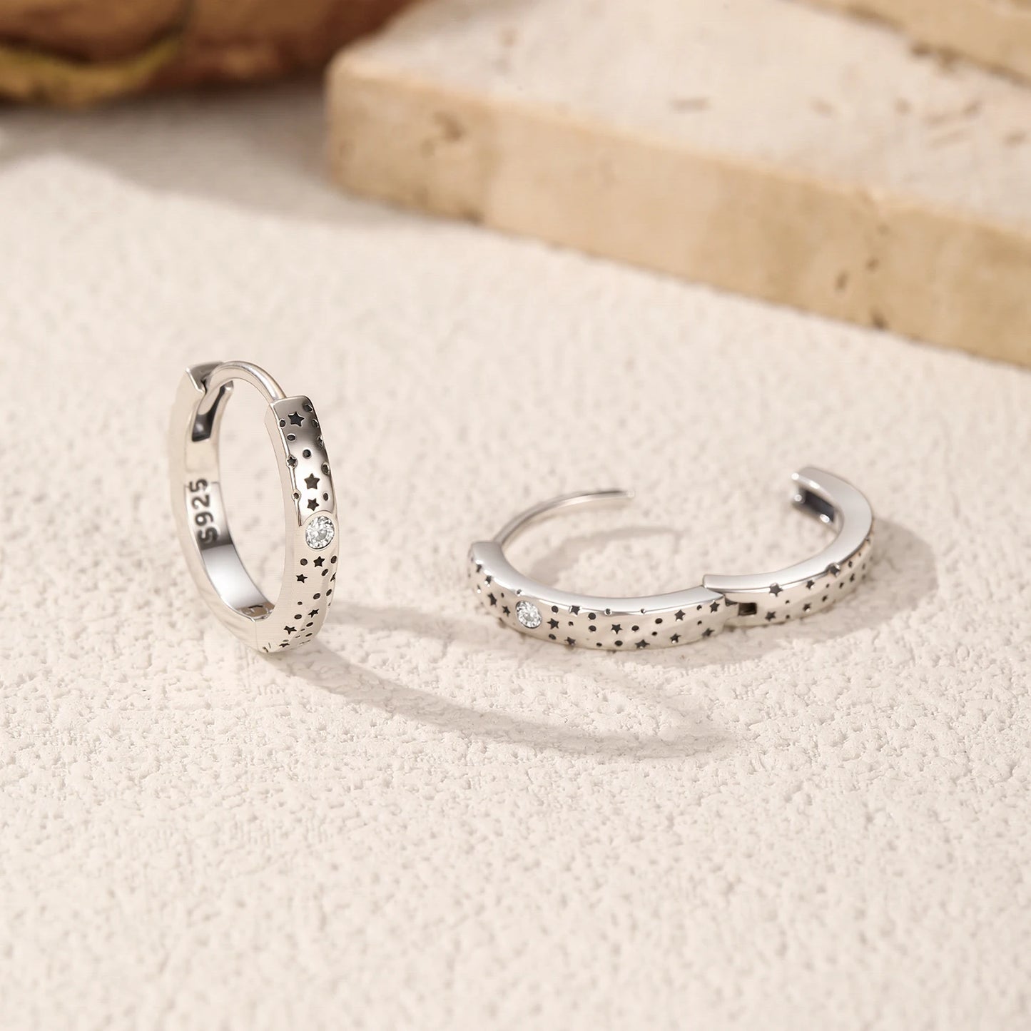MODIAN D Color Moissanite Ear Buckles 925 Sterling Silver Sparkle Retro Hollow Stars Hoop Earrings For Women Fine Jewelry